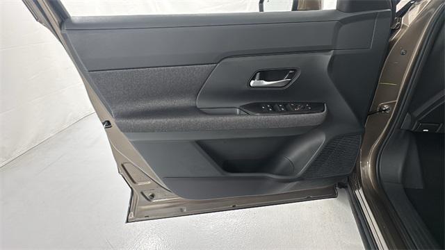 new 2025 Nissan Kicks car, priced at $27,540