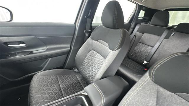 new 2025 Nissan Kicks car, priced at $27,540