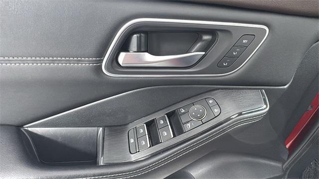 used 2021 Nissan Rogue car, priced at $19,627