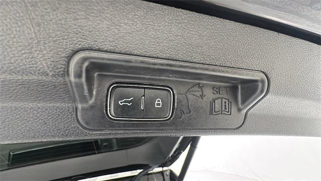 used 2022 Ford Explorer car, priced at $30,934