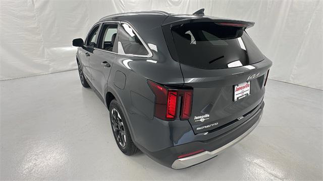 used 2024 Kia Sorento car, priced at $29,894
