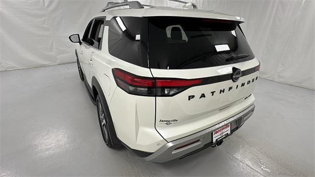 used 2022 Nissan Pathfinder car, priced at $28,354