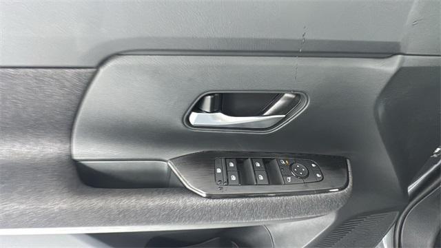 new 2025 Nissan Kicks car, priced at $26,555
