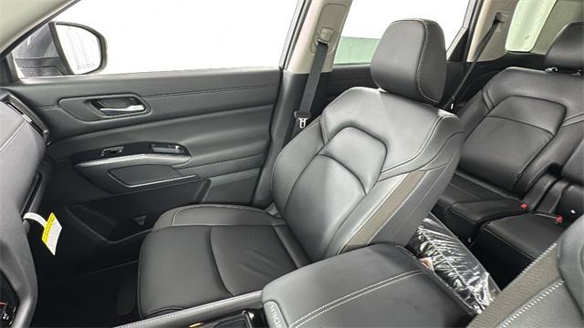 new 2025 Nissan Pathfinder car, priced at $42,582