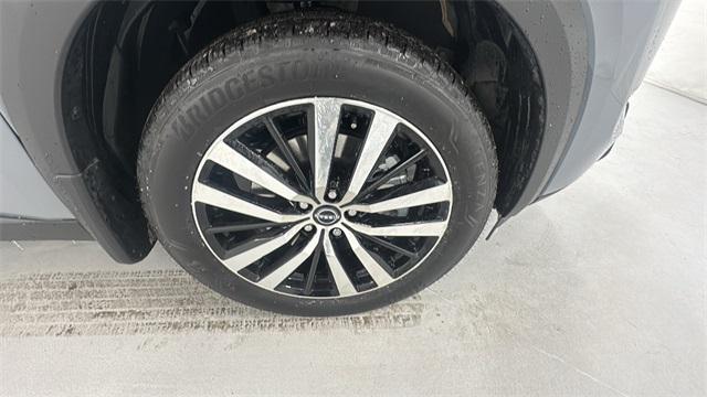 new 2025 Nissan Pathfinder car, priced at $44,623