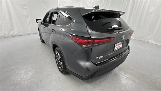 used 2020 Toyota Highlander car, priced at $22,989