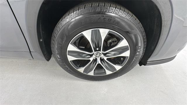 used 2020 Toyota Highlander car, priced at $22,989