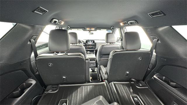 used 2025 Nissan Pathfinder car, priced at $38,900