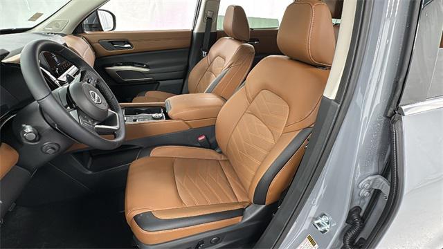 new 2025 Nissan Pathfinder car, priced at $49,122