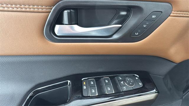 new 2025 Nissan Pathfinder car, priced at $49,122