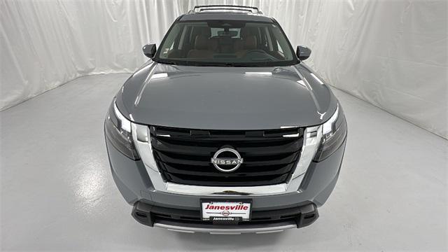 new 2025 Nissan Pathfinder car, priced at $49,122