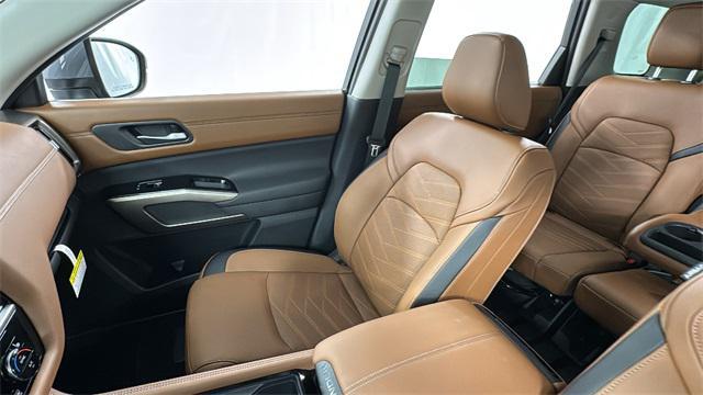 new 2025 Nissan Pathfinder car, priced at $49,122