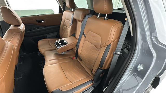 new 2025 Nissan Pathfinder car, priced at $49,122
