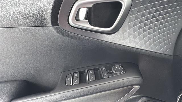 new 2025 Nissan Frontier car, priced at $32,279