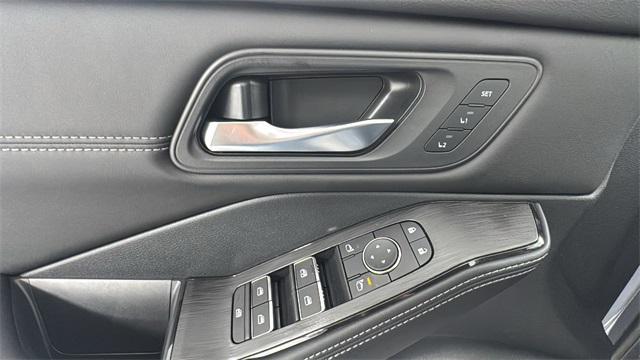 new 2025 Nissan Rogue car, priced at $38,008