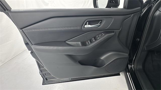 new 2025 Nissan Rogue car, priced at $32,192