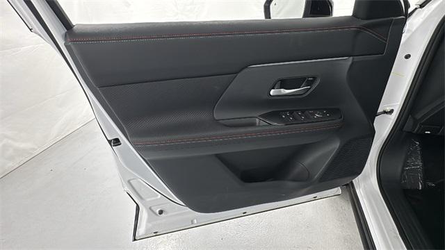 new 2025 Nissan Kicks car, priced at $30,248
