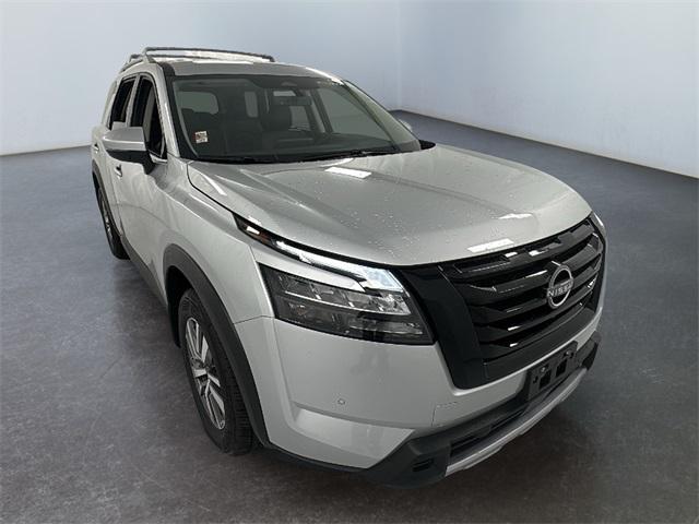 new 2025 Nissan Pathfinder car, priced at $37,442