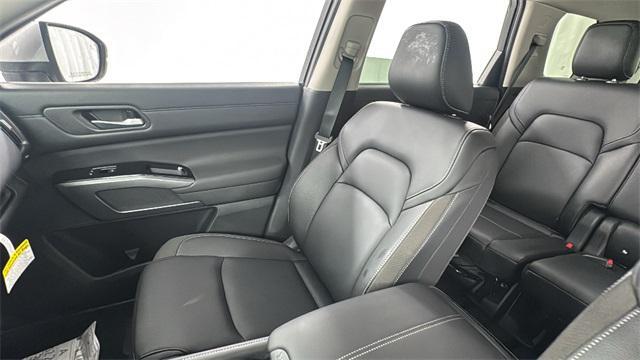 new 2025 Nissan Pathfinder car, priced at $37,442