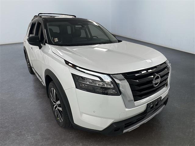new 2025 Nissan Pathfinder car, priced at $44,622