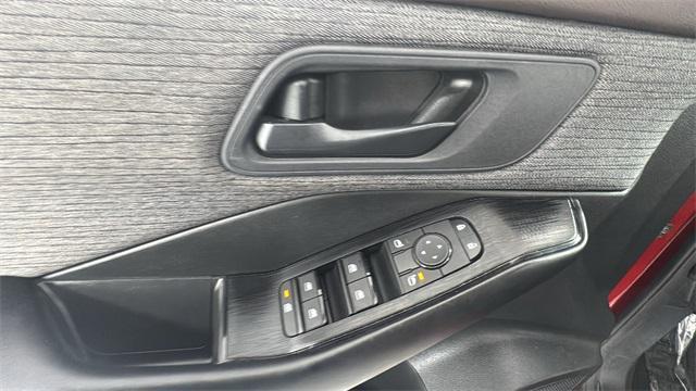 used 2023 Nissan Rogue car, priced at $21,257