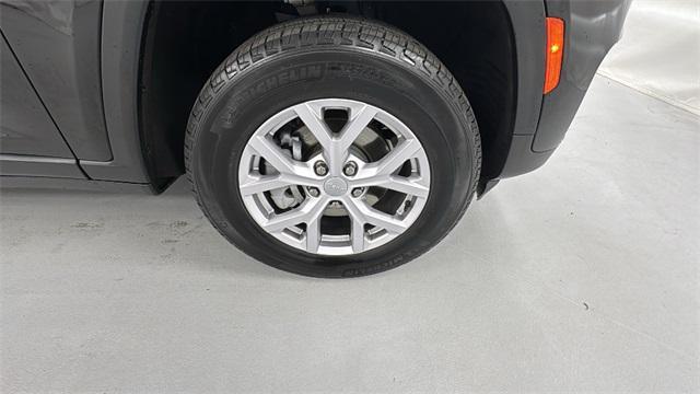 used 2022 Jeep Grand Cherokee car, priced at $33,897