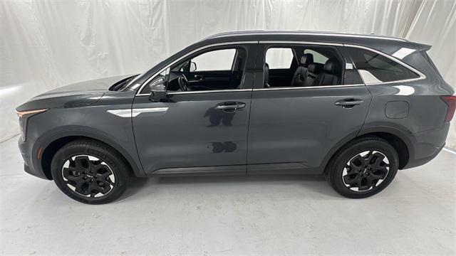 used 2024 Kia Sorento car, priced at $30,519