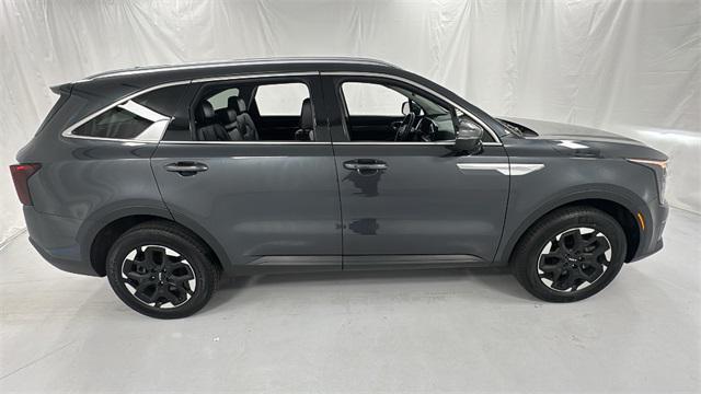 used 2024 Kia Sorento car, priced at $30,519