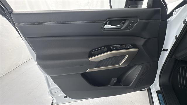 new 2025 Nissan Pathfinder car, priced at $56,340