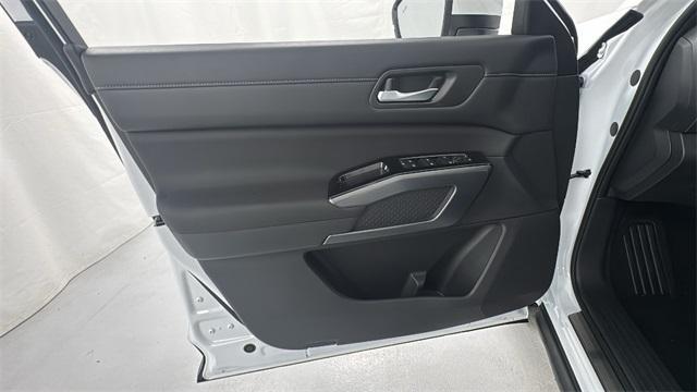 new 2025 Nissan Pathfinder car, priced at $39,171
