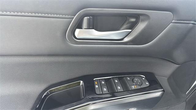 new 2025 Nissan Pathfinder car, priced at $39,171