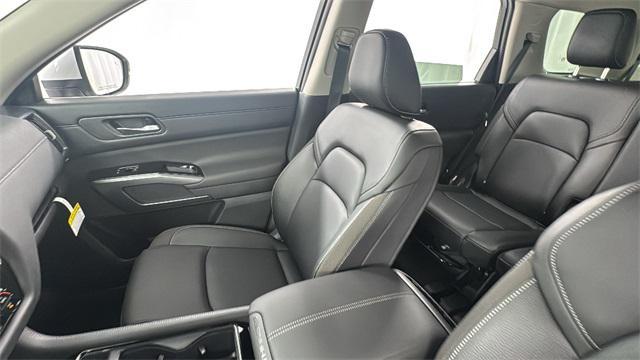 new 2025 Nissan Pathfinder car, priced at $39,171