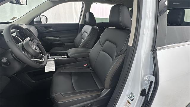 new 2025 Nissan Pathfinder car, priced at $39,171