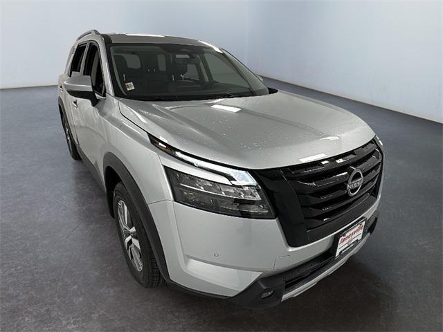 new 2025 Nissan Pathfinder car, priced at $37,261