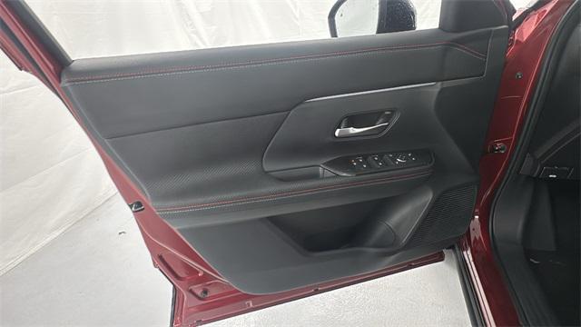new 2025 Nissan Kicks car, priced at $30,847