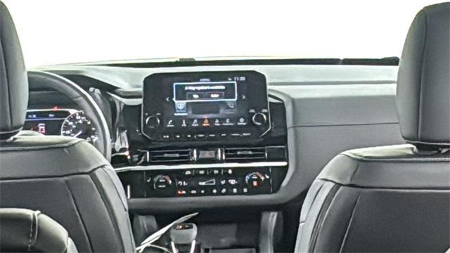 new 2025 Nissan Pathfinder car, priced at $45,243