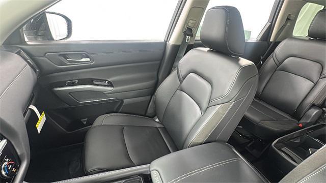 new 2025 Nissan Pathfinder car, priced at $45,243