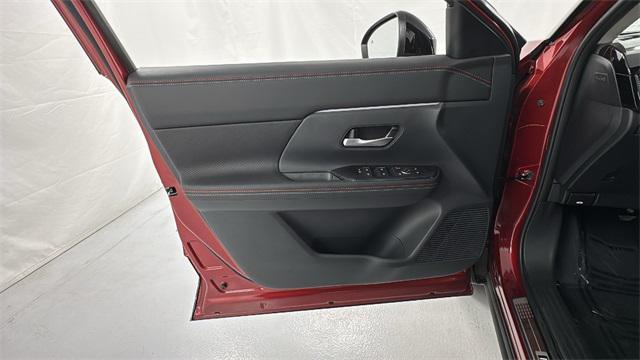 new 2025 Nissan Kicks car, priced at $29,862