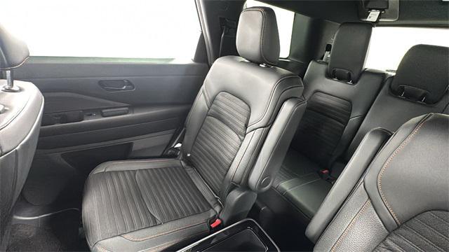 new 2025 Nissan Pathfinder car, priced at $41,710