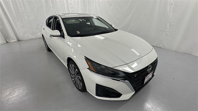 new 2025 Nissan Altima car, priced at $33,916