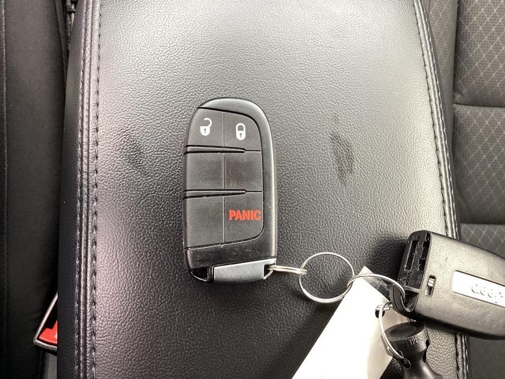 used 2019 Jeep Grand Cherokee car, priced at $26,232