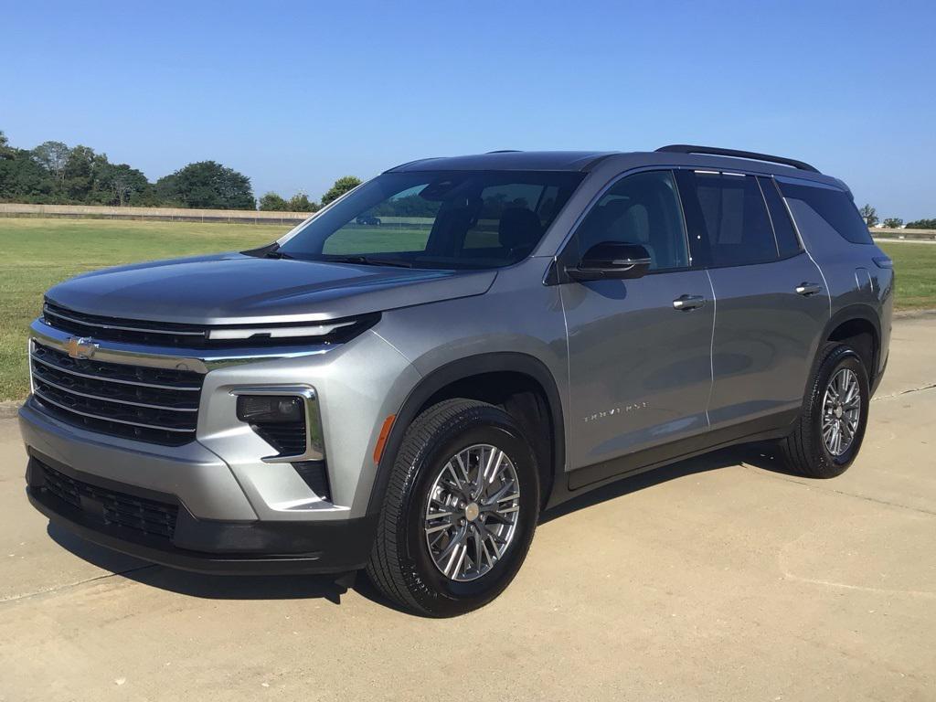 used 2025 Chevrolet Traverse car, priced at $36,702