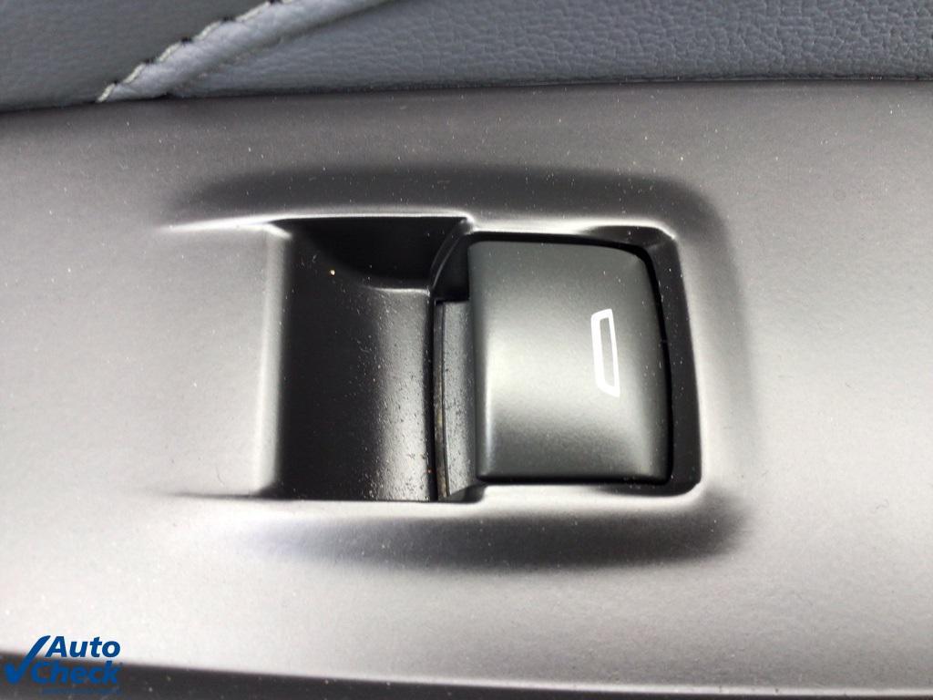 used 2021 Chevrolet Traverse car, priced at $23,506