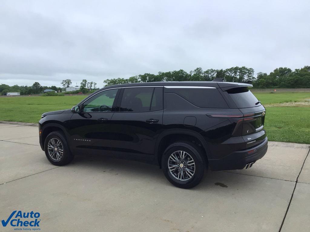 used 2024 Chevrolet Traverse car, priced at $35,487