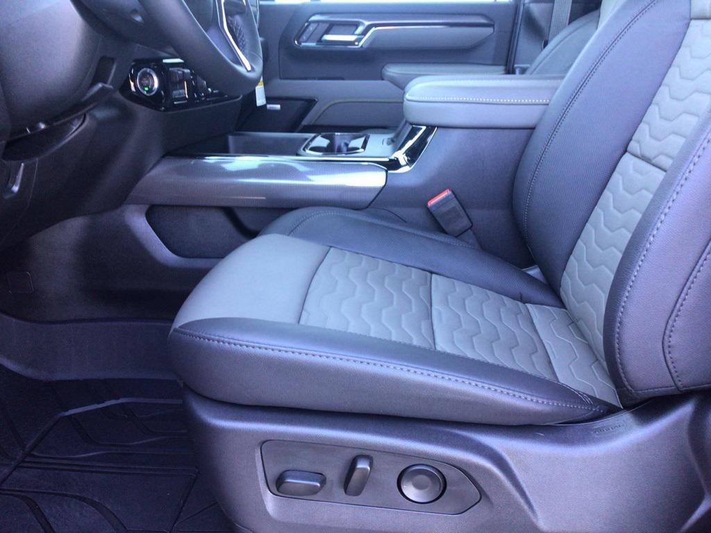 new 2025 Chevrolet Silverado 2500 car, priced at $72,296