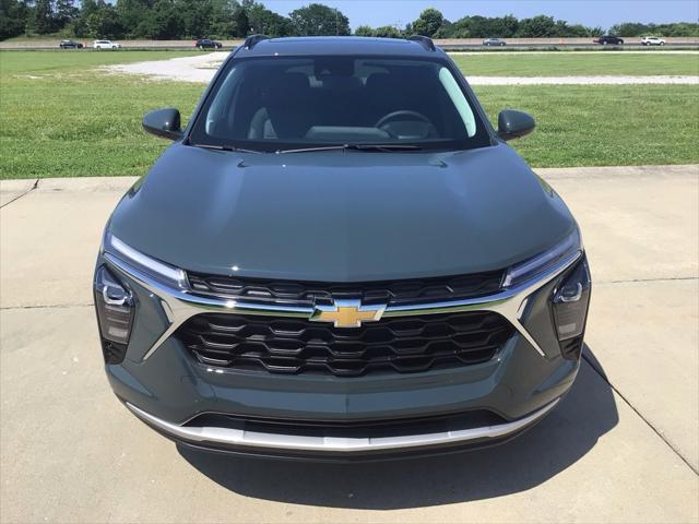 new 2025 Chevrolet Trax car, priced at $25,496