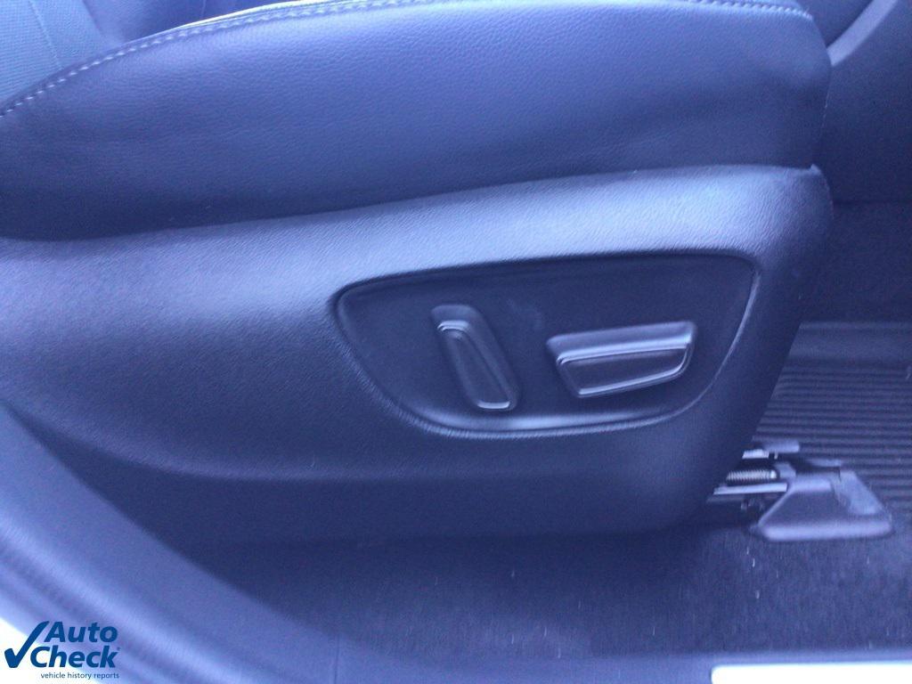used 2022 Toyota Highlander car, priced at $33,721