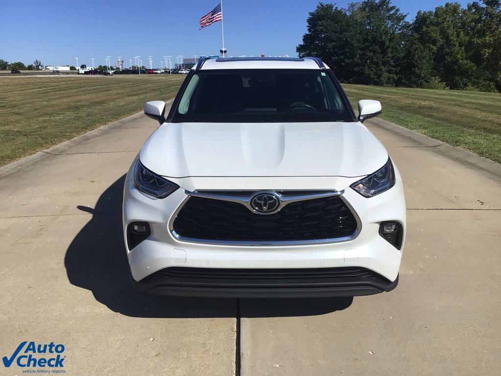 used 2022 Toyota Highlander car, priced at $33,721