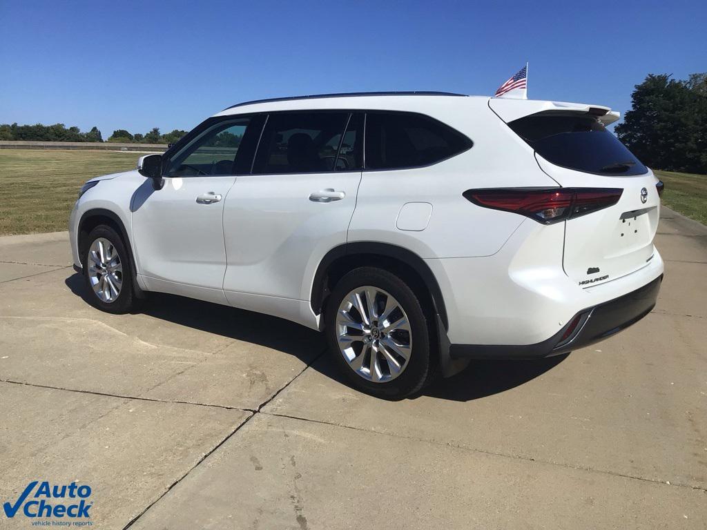 used 2022 Toyota Highlander car, priced at $33,721