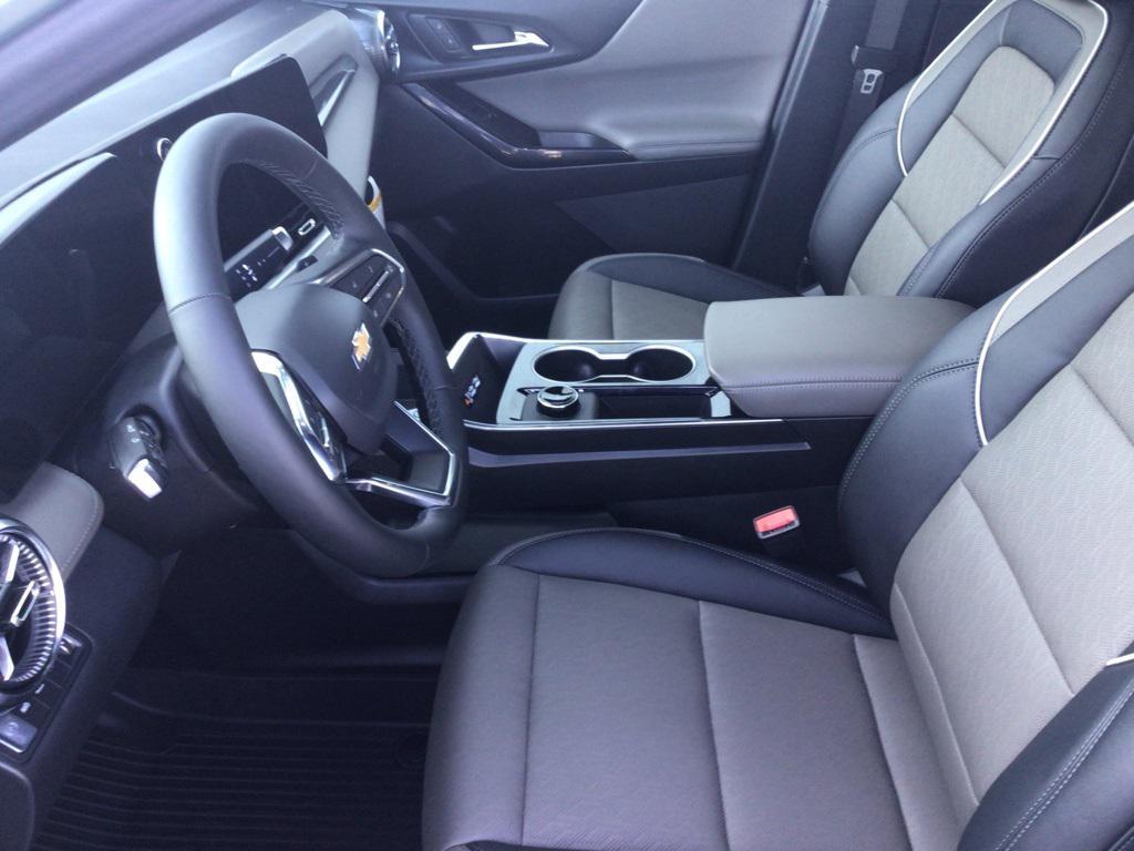 new 2026 Chevrolet Equinox car, priced at $33,296